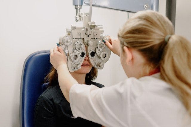 eye control to optometrist